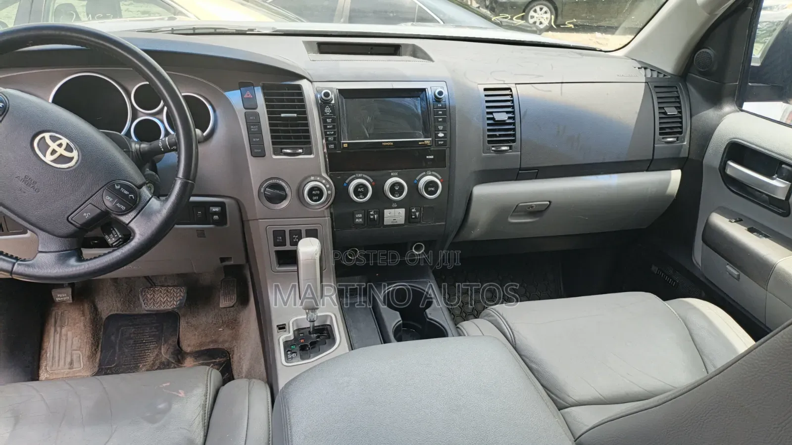 Toyota Sequoia 2010 Silver