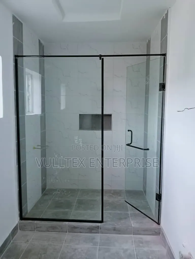 Wall to Wall Glass Cubicle