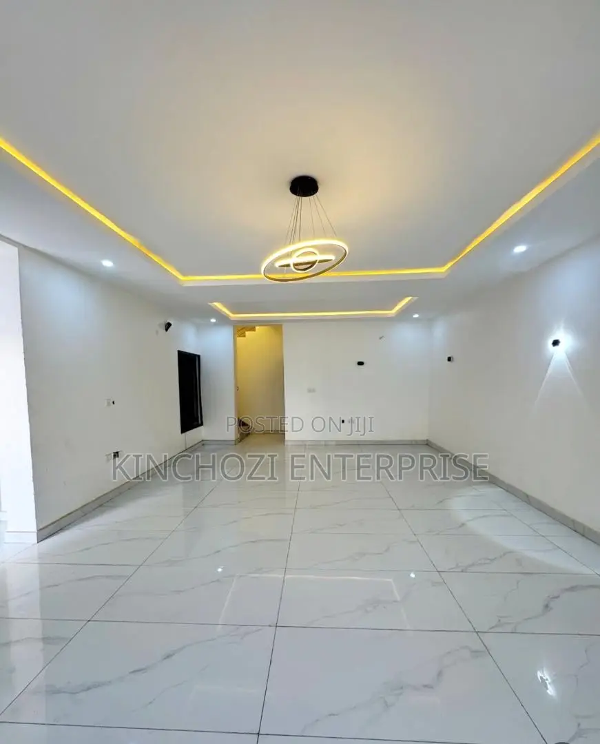 3bdrm House in Apo Dutse, Zone B for rent