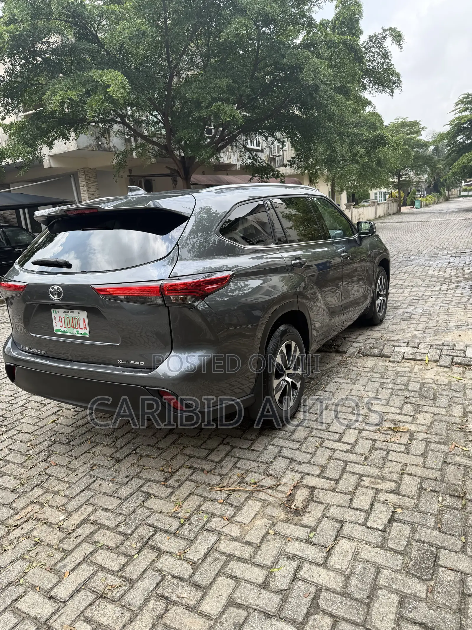 Toyota Highlander XLE 2021 Gray