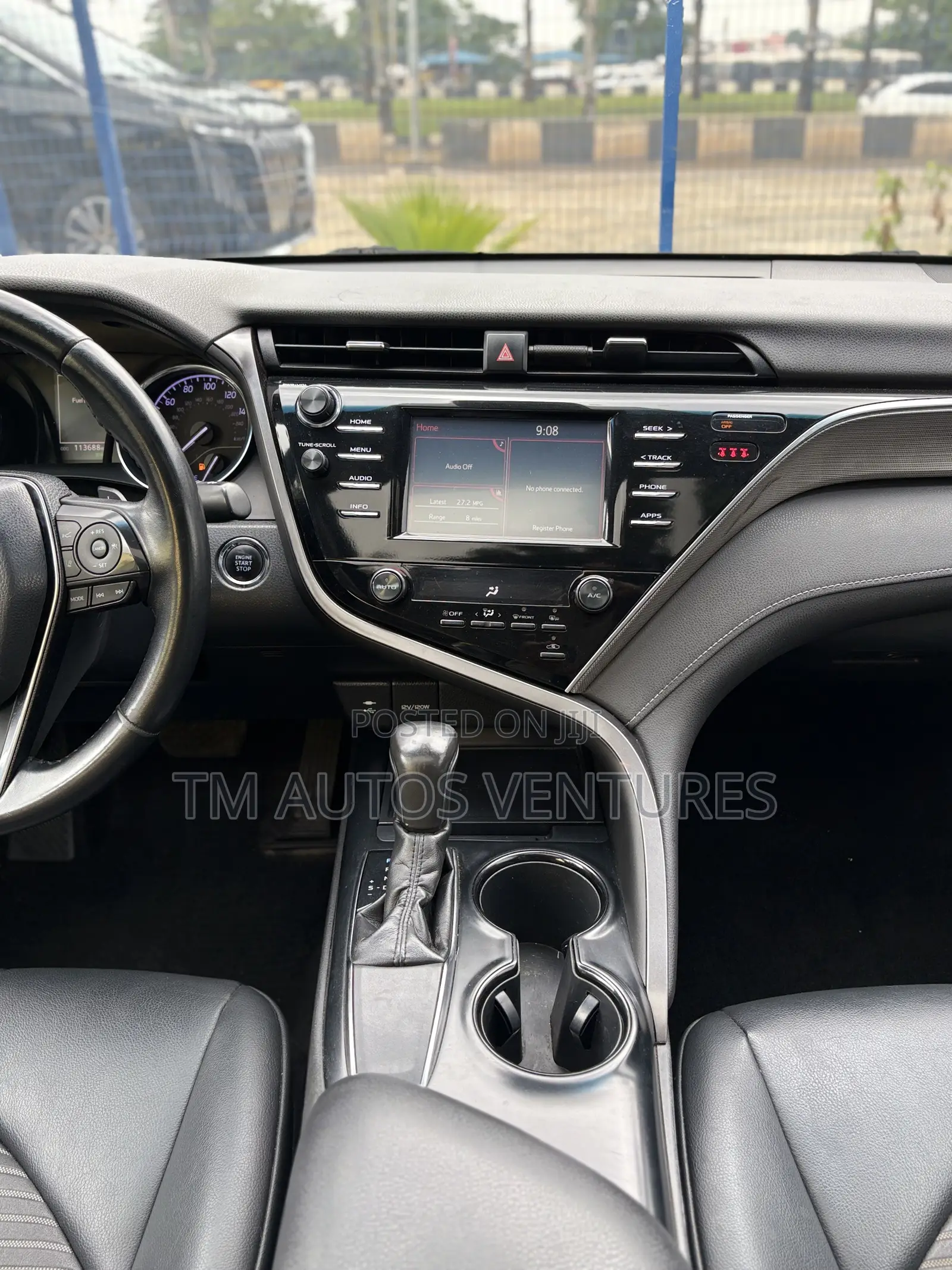 Toyota Camry SE FWD (2.5L 4cyl 8AM) 2018 Black