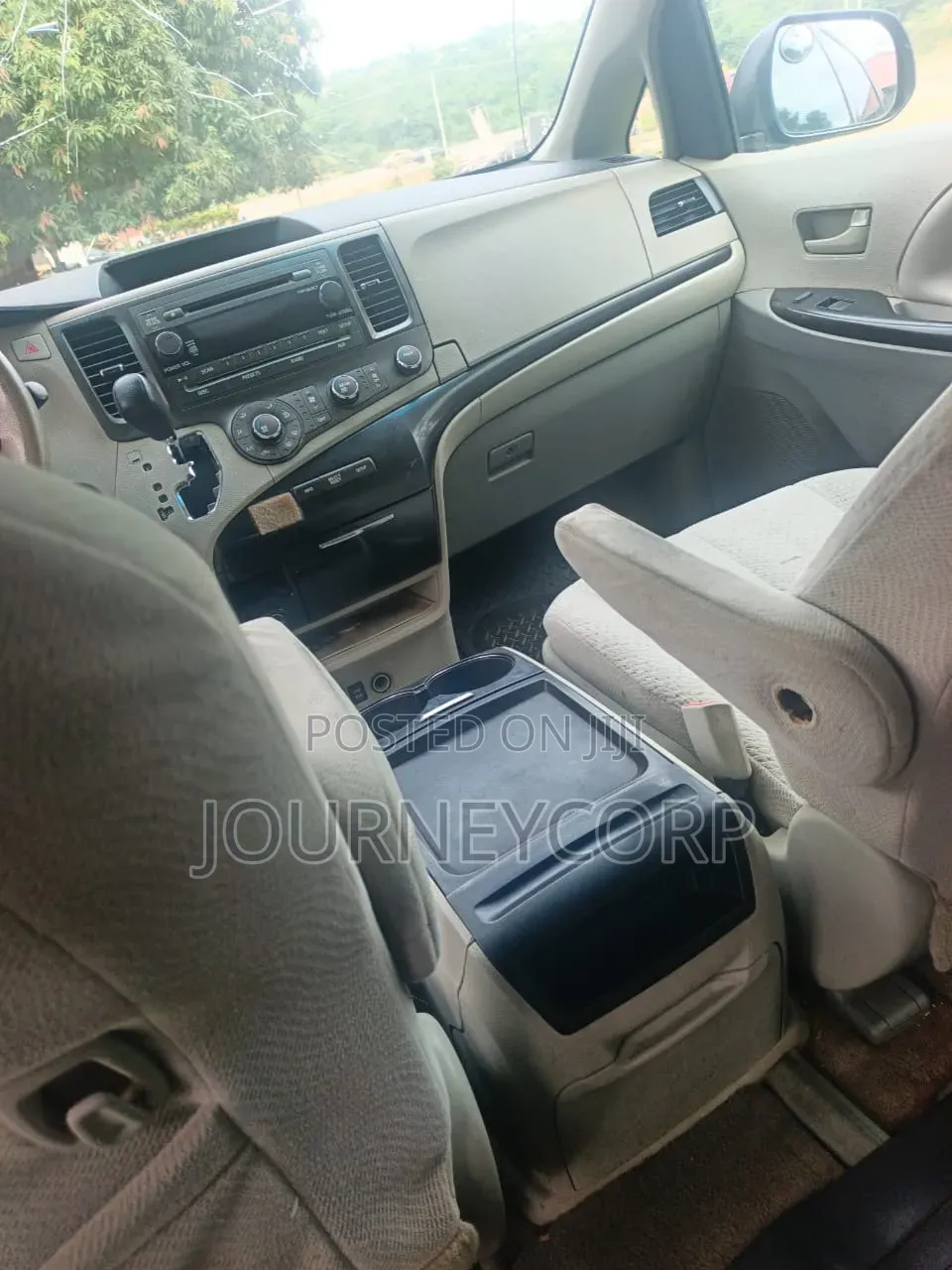 Toyota Sienna 2012 Silver