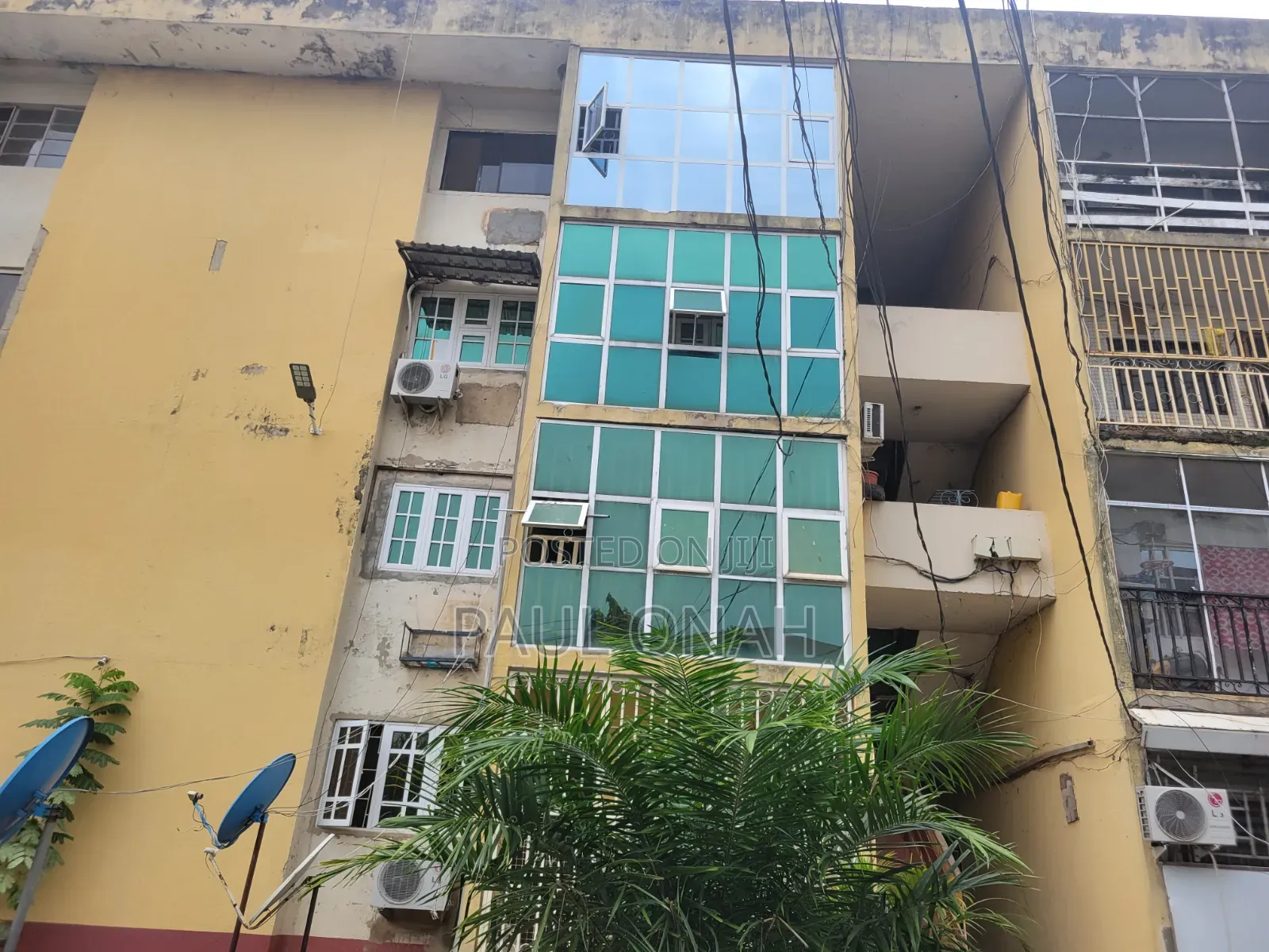 3bdrm Block of Flats in Kiribi Street, Zone 2 / Wuse for rent