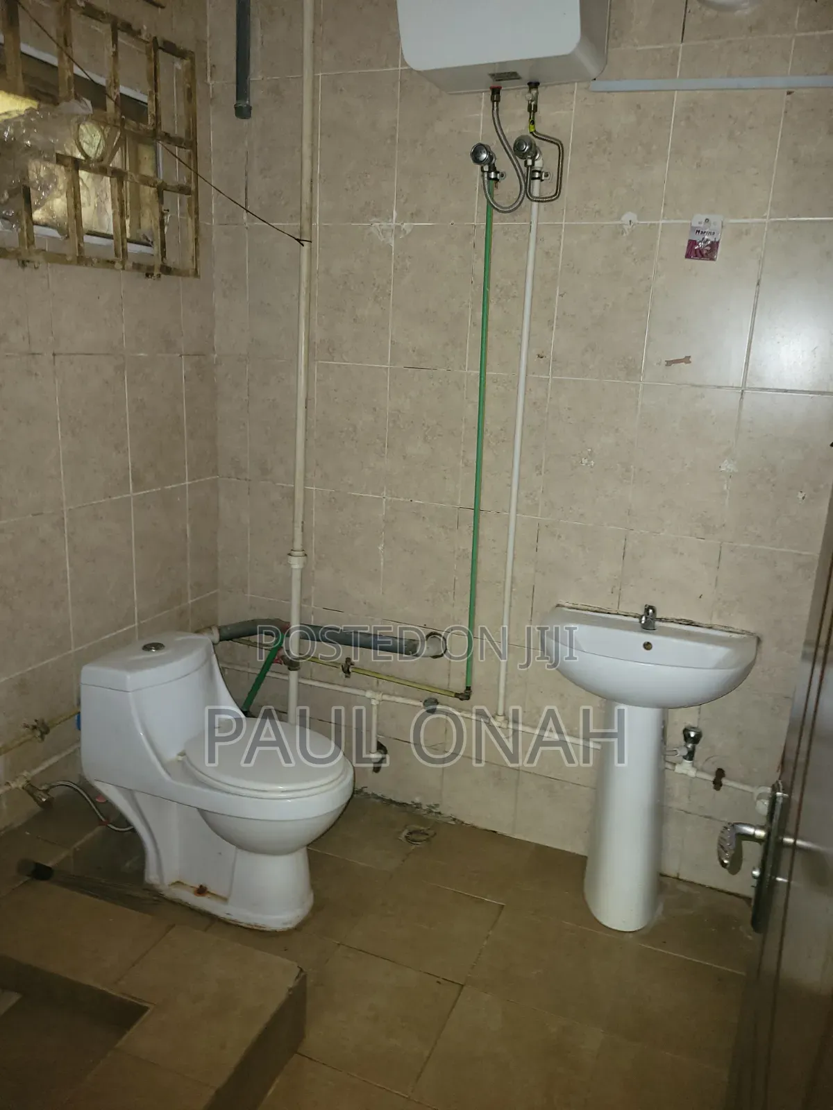 3bdrm Block of Flats in Kiribi Street, Zone 2 / Wuse for rent