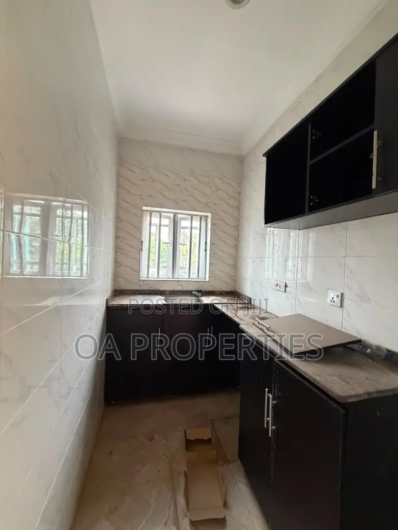 Furnished 6bdrm Room & Parlour in Ikolaba Gra, Ibadan for rent