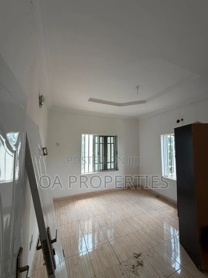 Furnished 6bdrm Room & Parlour in Ikolaba Gra, Ibadan for rent