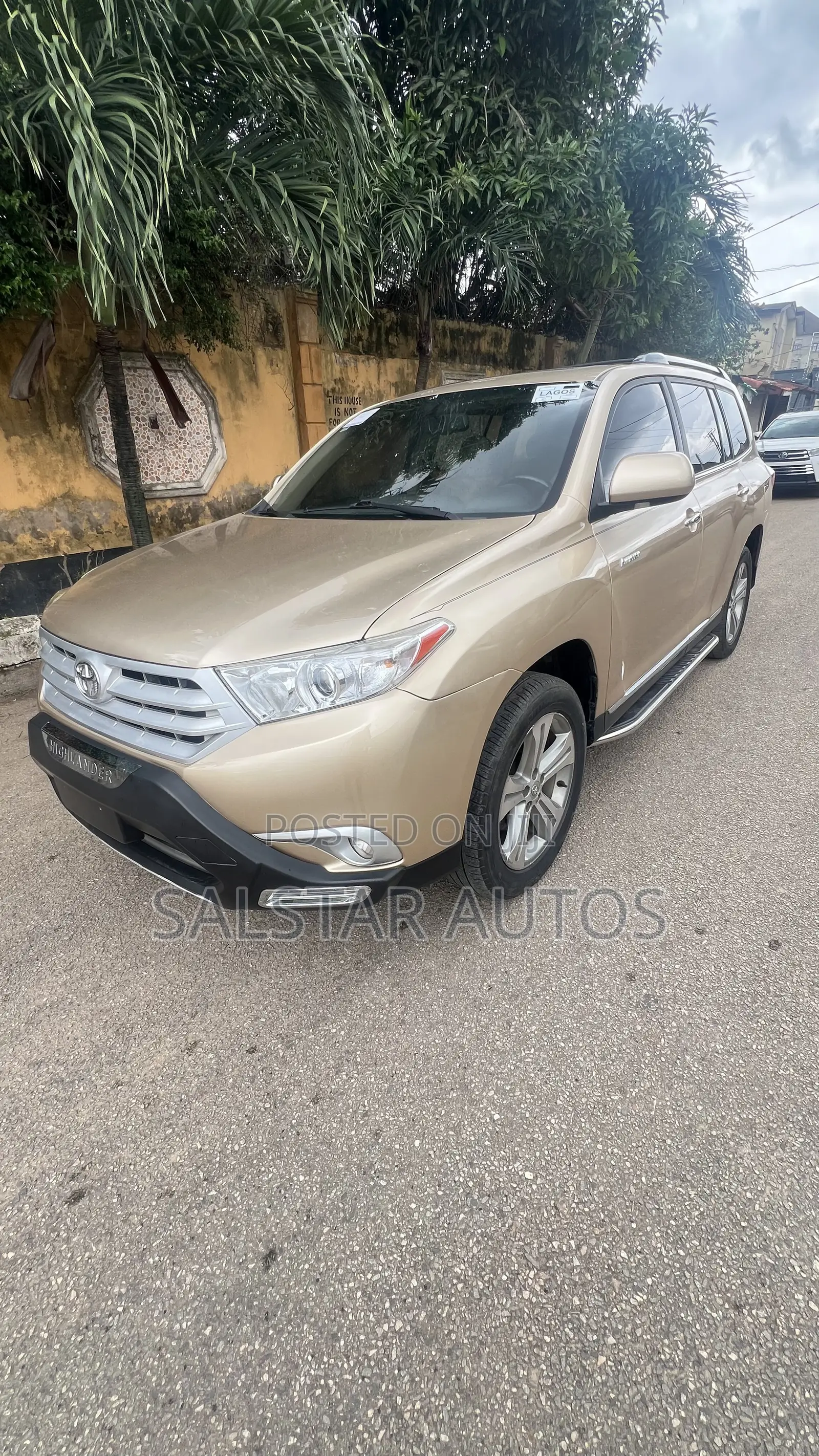 Toyota Highlander 2012 Gold