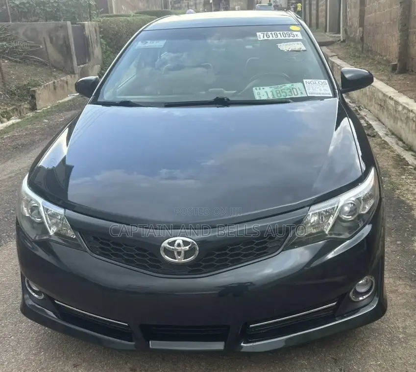 Toyota Camry SE 4dr Sedan (2.5L 4cyl 6A) 2013 Black