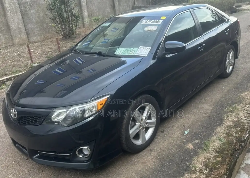 Toyota Camry SE 4dr Sedan (2.5L 4cyl 6A) 2013 Black