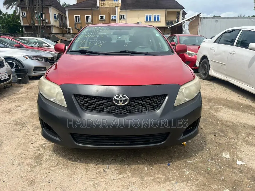 Toyota Corolla 2011 Maroon