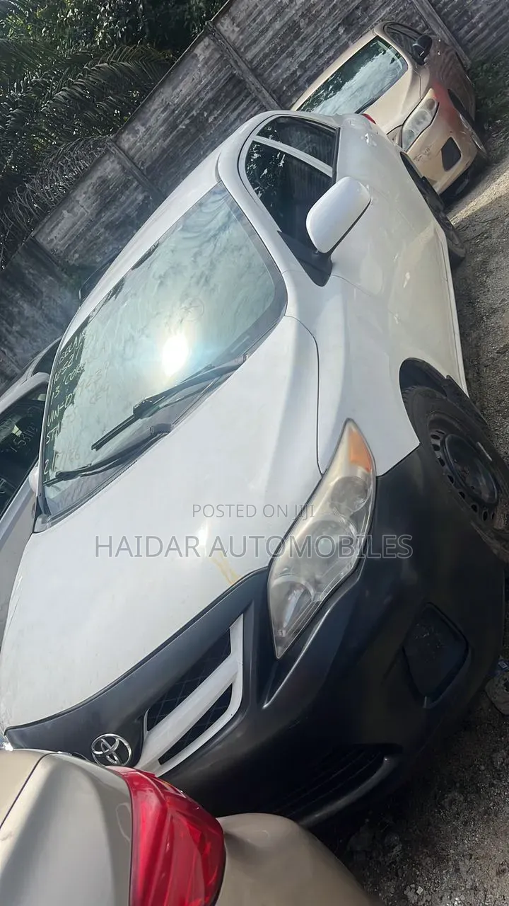 Toyota Corolla 2013 White