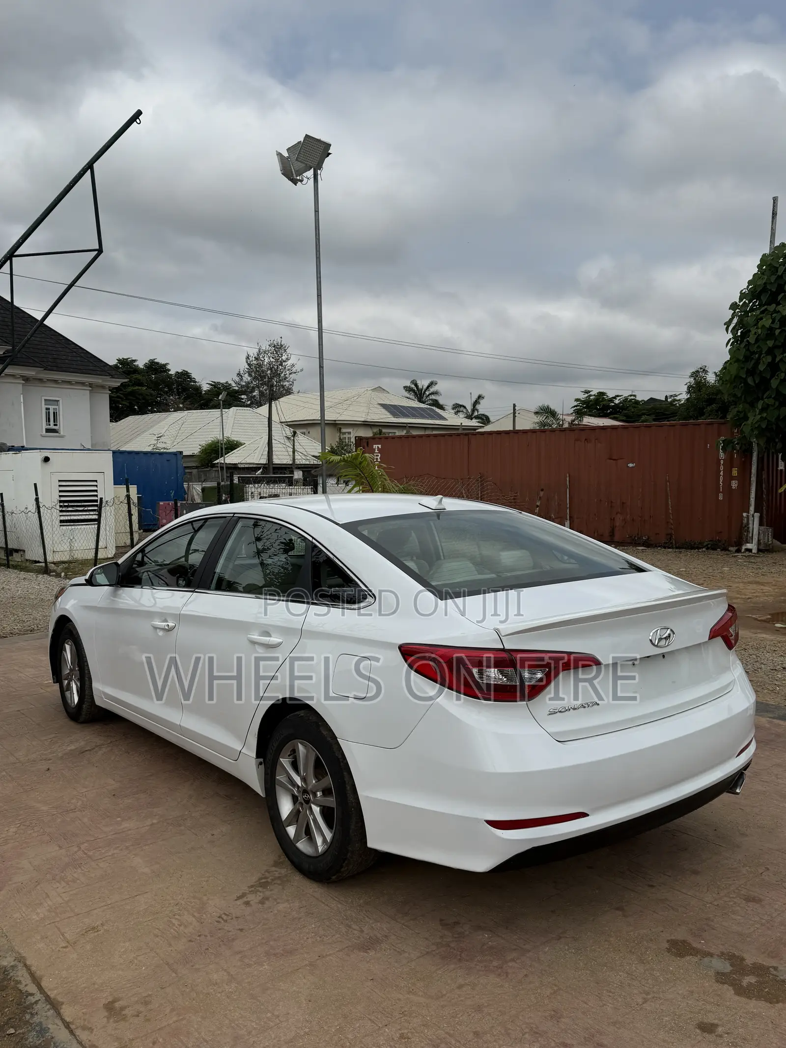 Hyundai Sonata Base Sedan FWD (2.4L 4cyl 6A) 2017 White