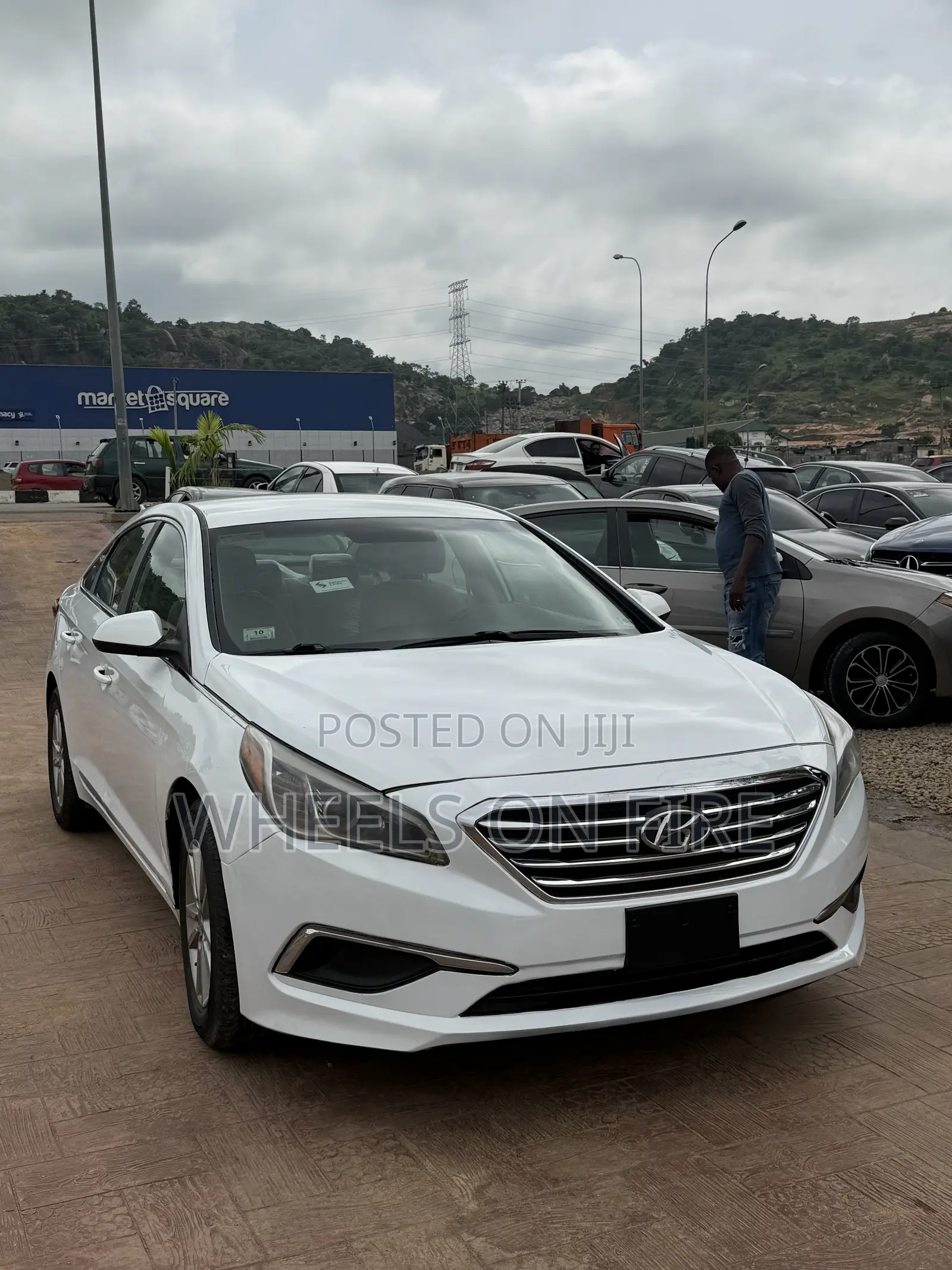 Hyundai Sonata Base Sedan FWD (2.4L 4cyl 6A) 2017 White