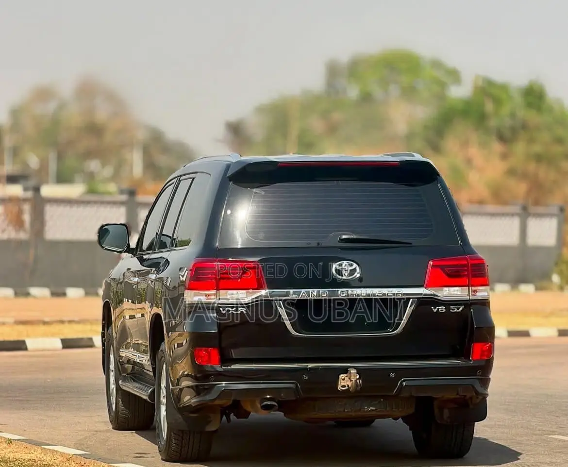 Toyota Land Cruiser 5.7 V8 VXR 2020 Black