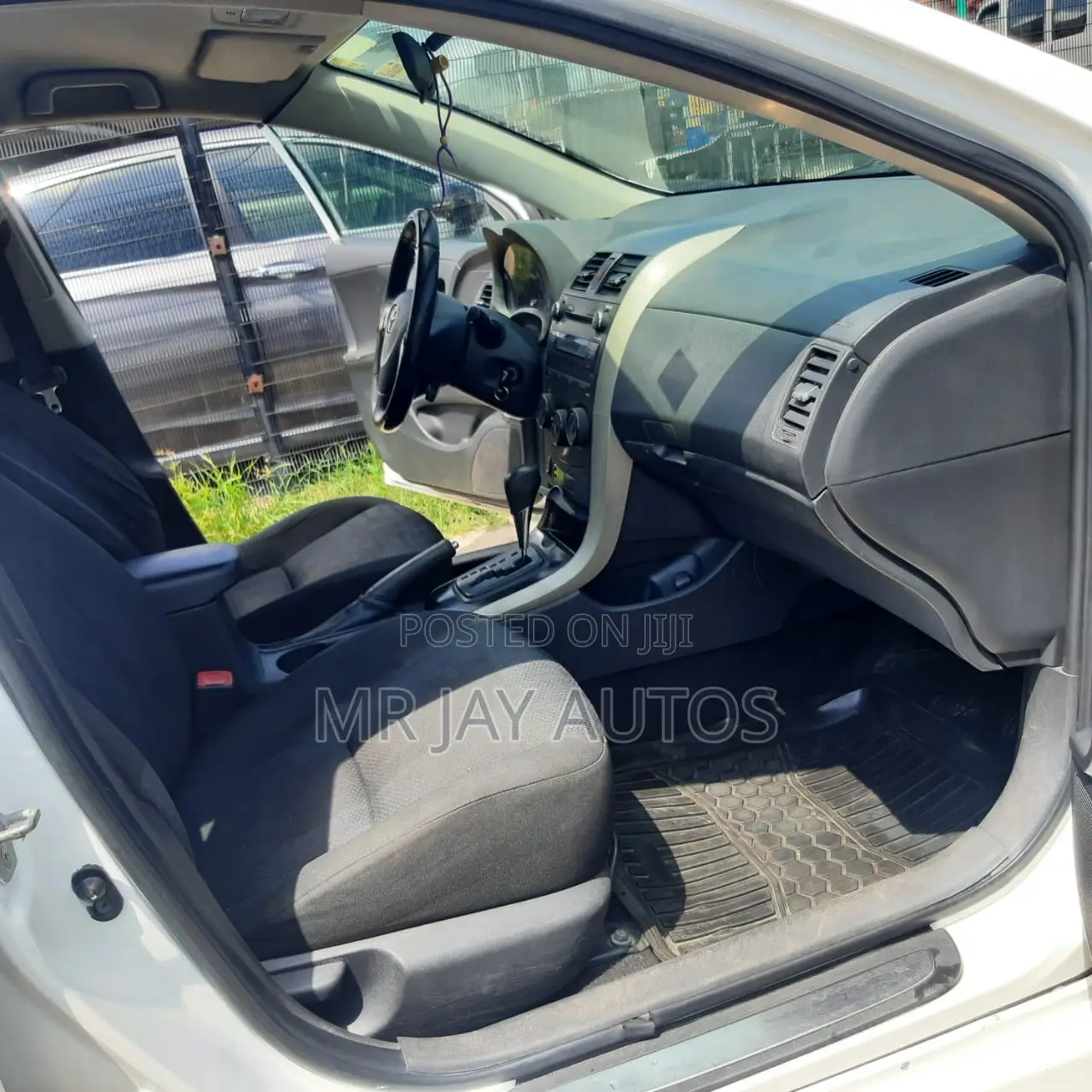 Toyota Corolla 2010 White