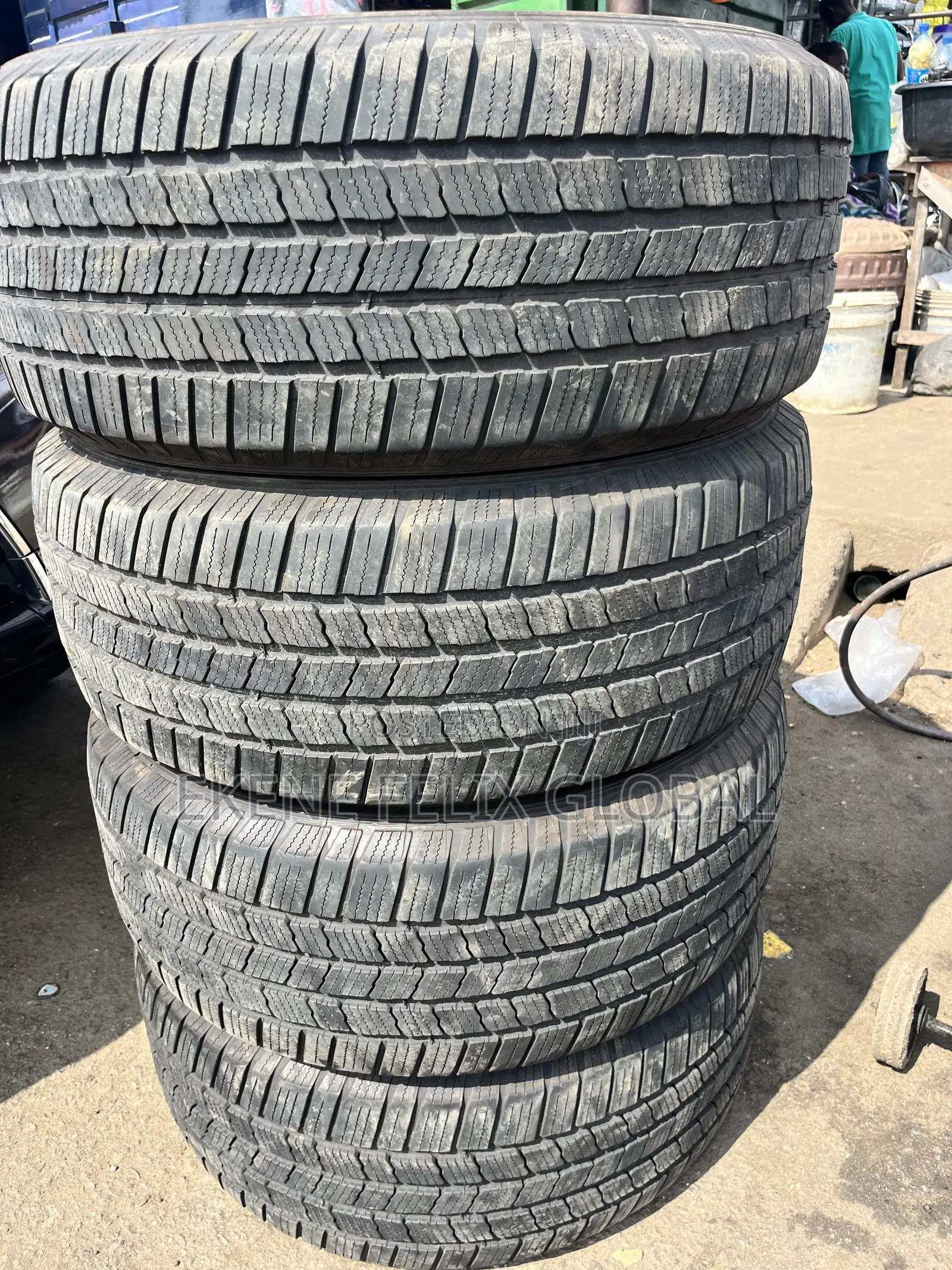 255/50/19 Michelin Four Uniform