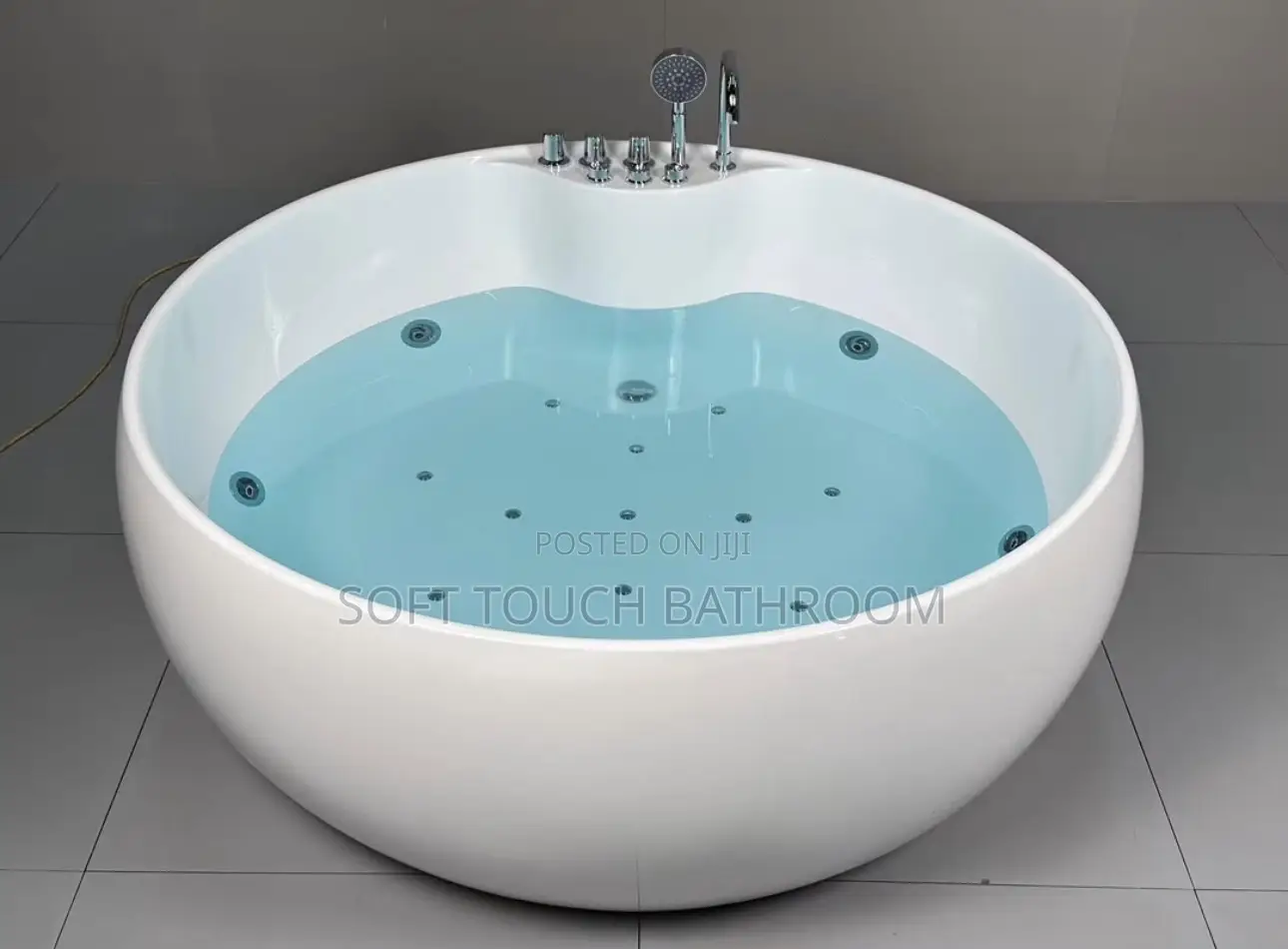 Round Acrylic Jacuzzi England High Quality