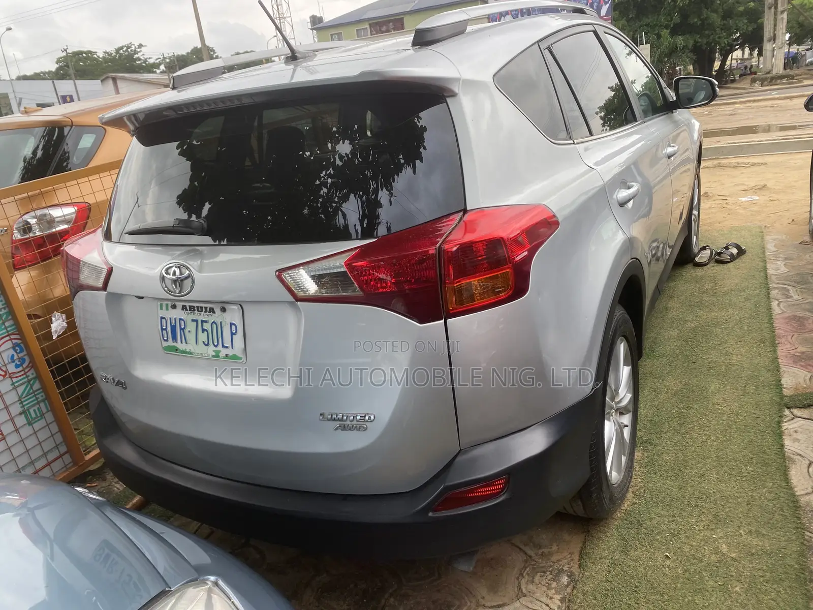Toyota RAV4 Limited 4dr SUV (2.5L 4cyl 6A) 2014 Silver