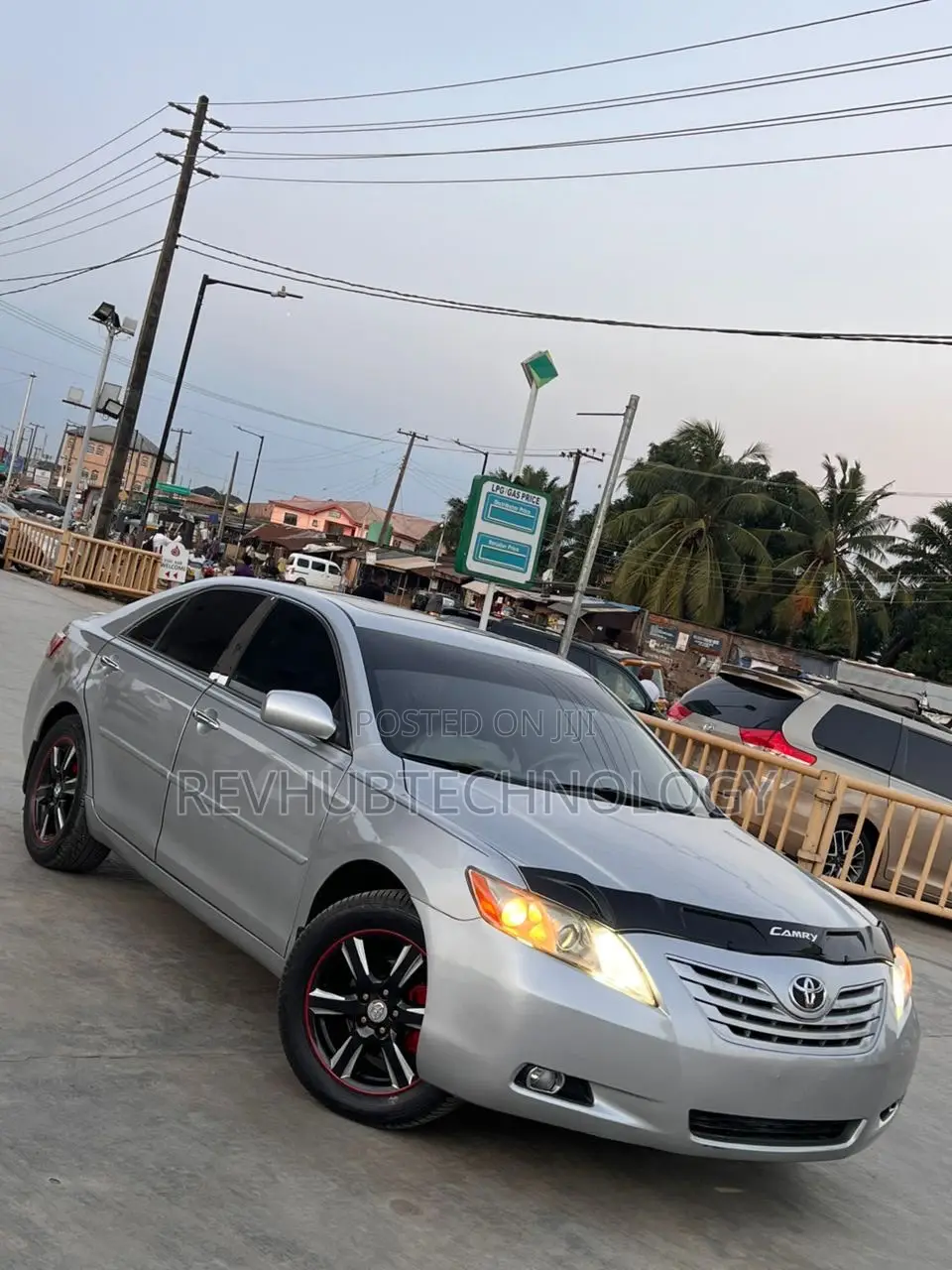 Toyota Camry XLE V6 4dr Sedan (3.5L 6cyl 6AM) 2009 Silver