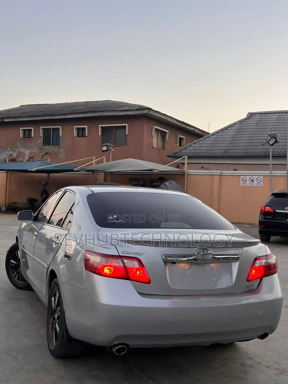 Toyota Camry XLE V6 4dr Sedan (3.5L 6cyl 6AM) 2009 Silver