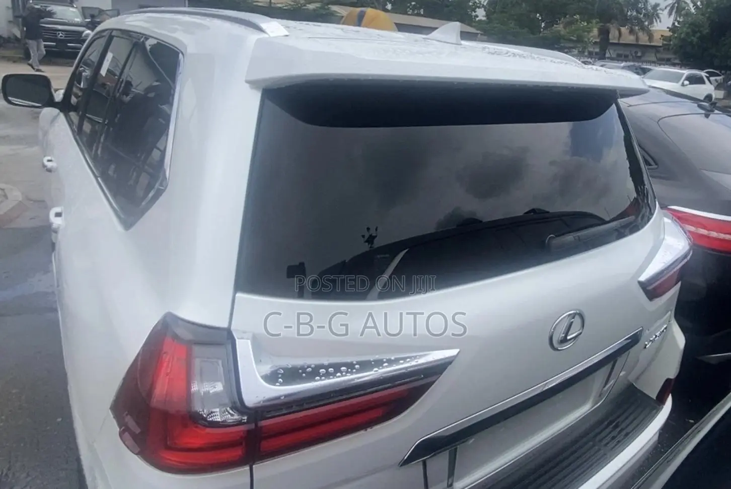 Lexus LX 570 (5 seats) AWD 2019 White