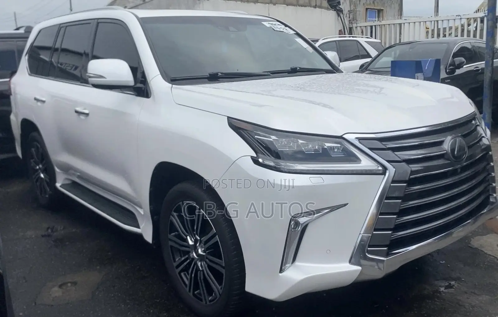 Lexus LX 570 (5 seats) AWD 2019 White