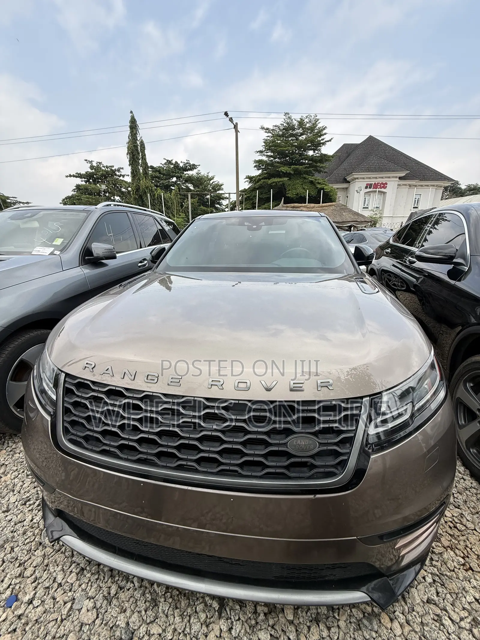 Land Rover Range Rover 5.0L Supercharged 2018 Brown
