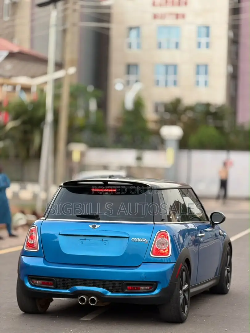 Mini Cooper S 2011 Blue