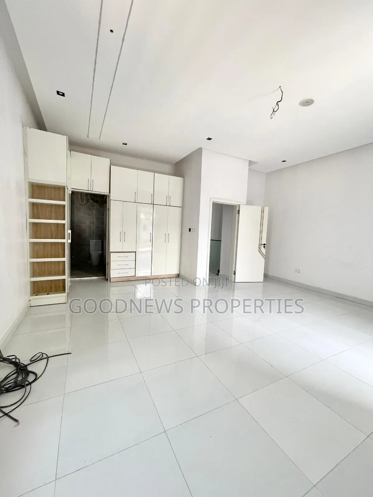 3bdrm Duplex in Ikota Lagos for sale