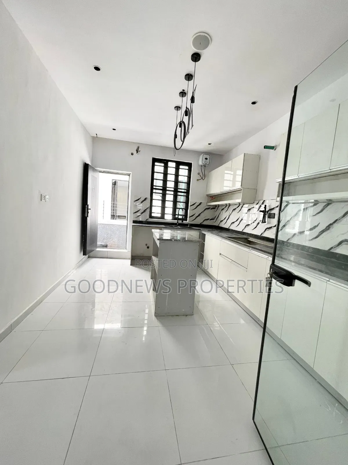 3bdrm Duplex in Ikota Lagos for sale