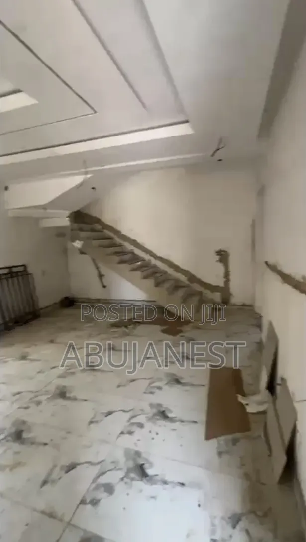 3bdrm Duplex in Newly Built Fully, Jahi for rent