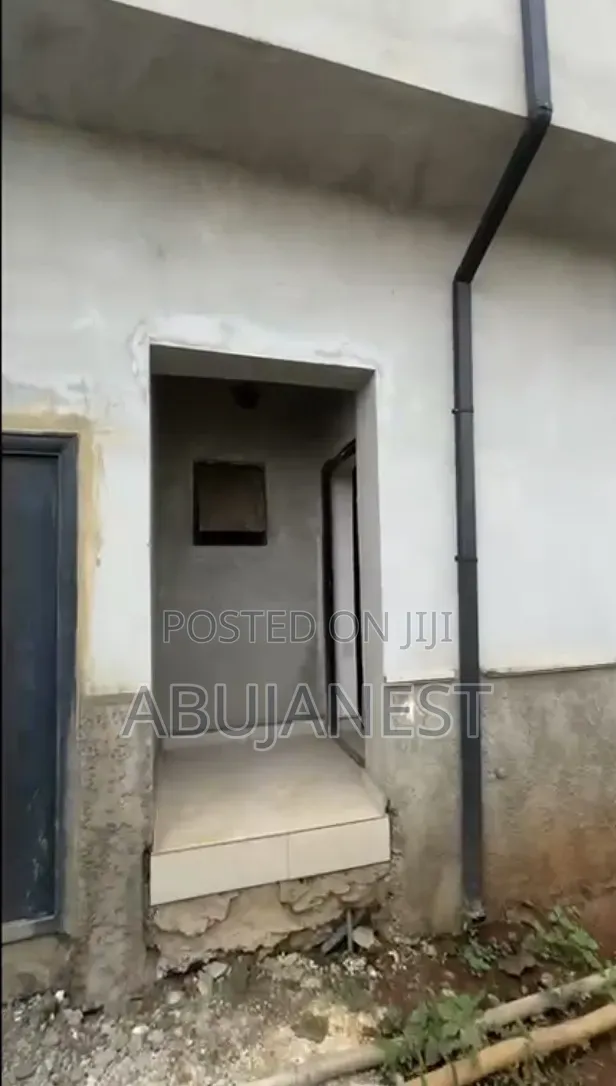 3bdrm Duplex in Newly Built Fully, Jahi for rent
