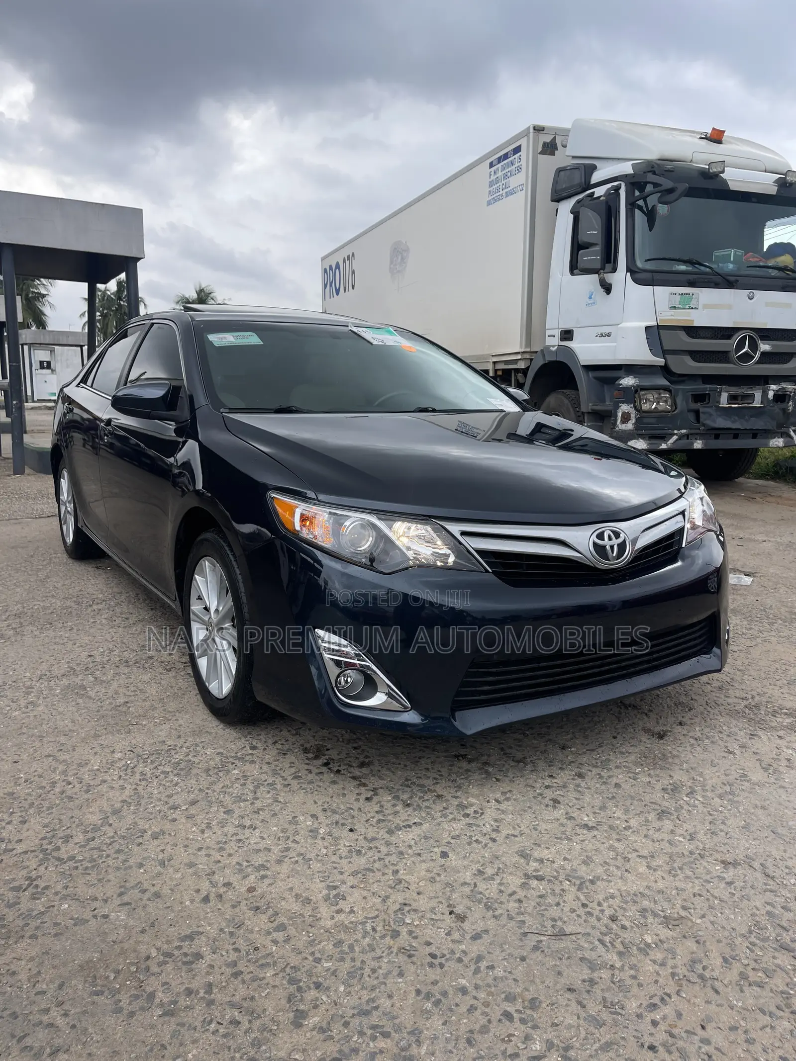 Toyota Camry XLE 4dr Sedan (2.5L 4cyl 6A) 2012 Blue