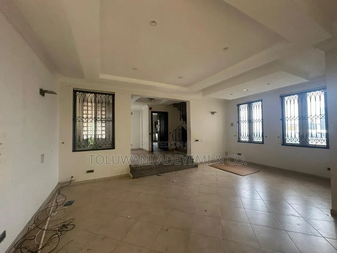 4bdrm Townhouse / Terrace in Banana Island for rent