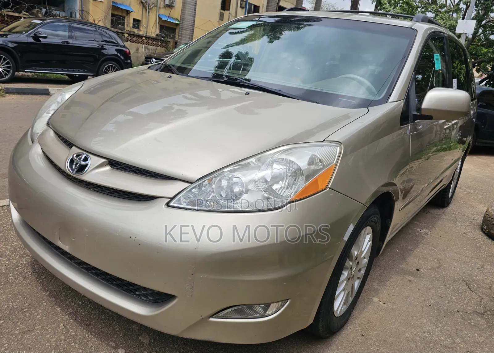 Toyota Sienna 2008 Gold