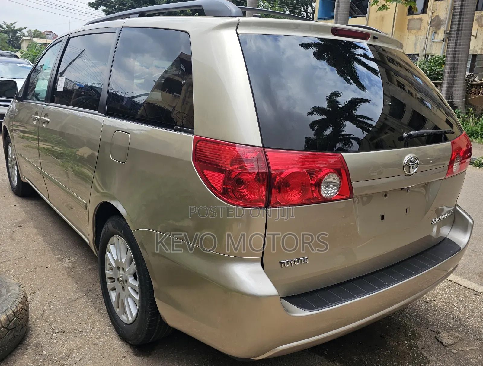 Toyota Sienna 2008 Gold