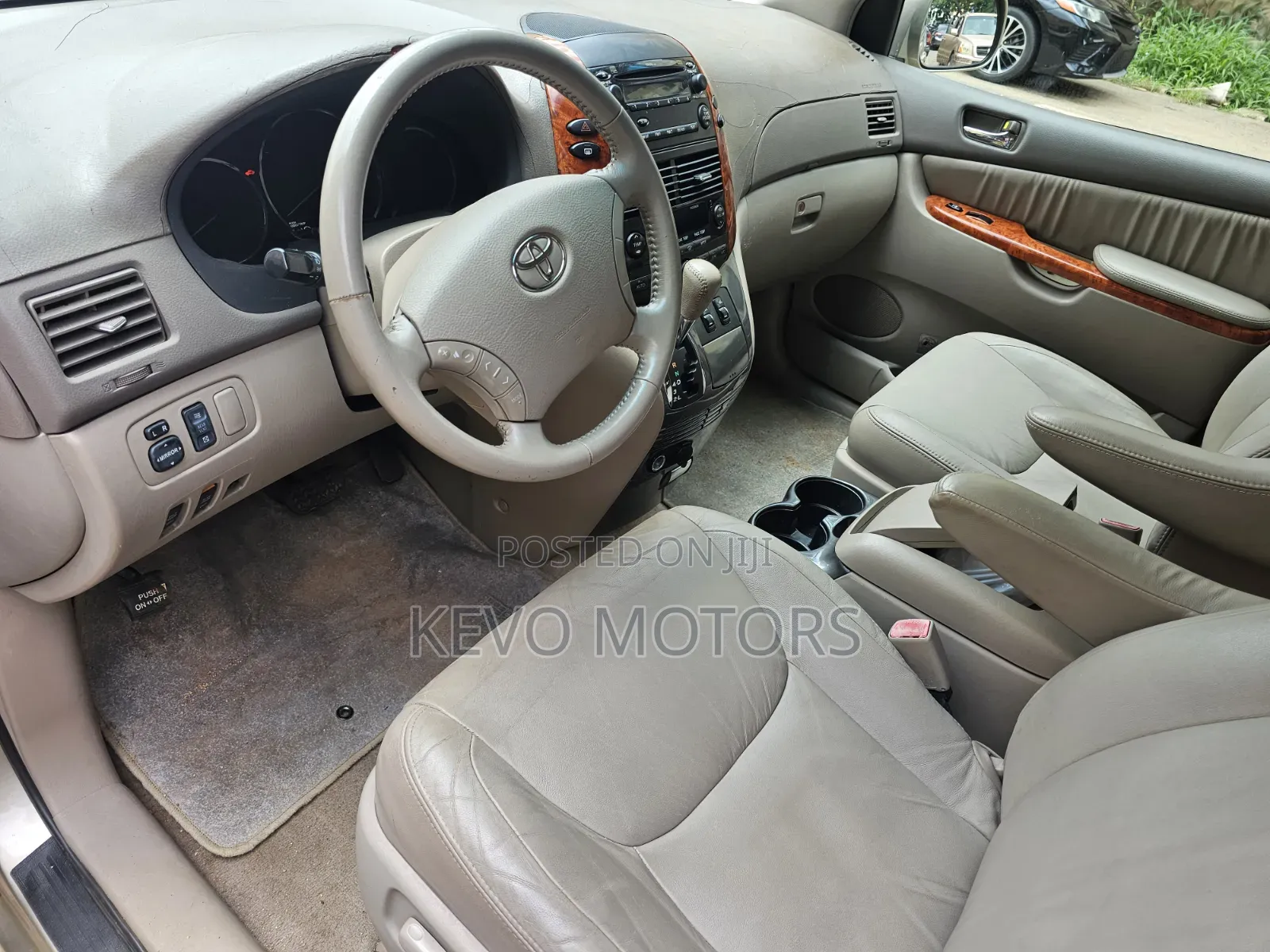 Toyota Sienna 2008 Gold