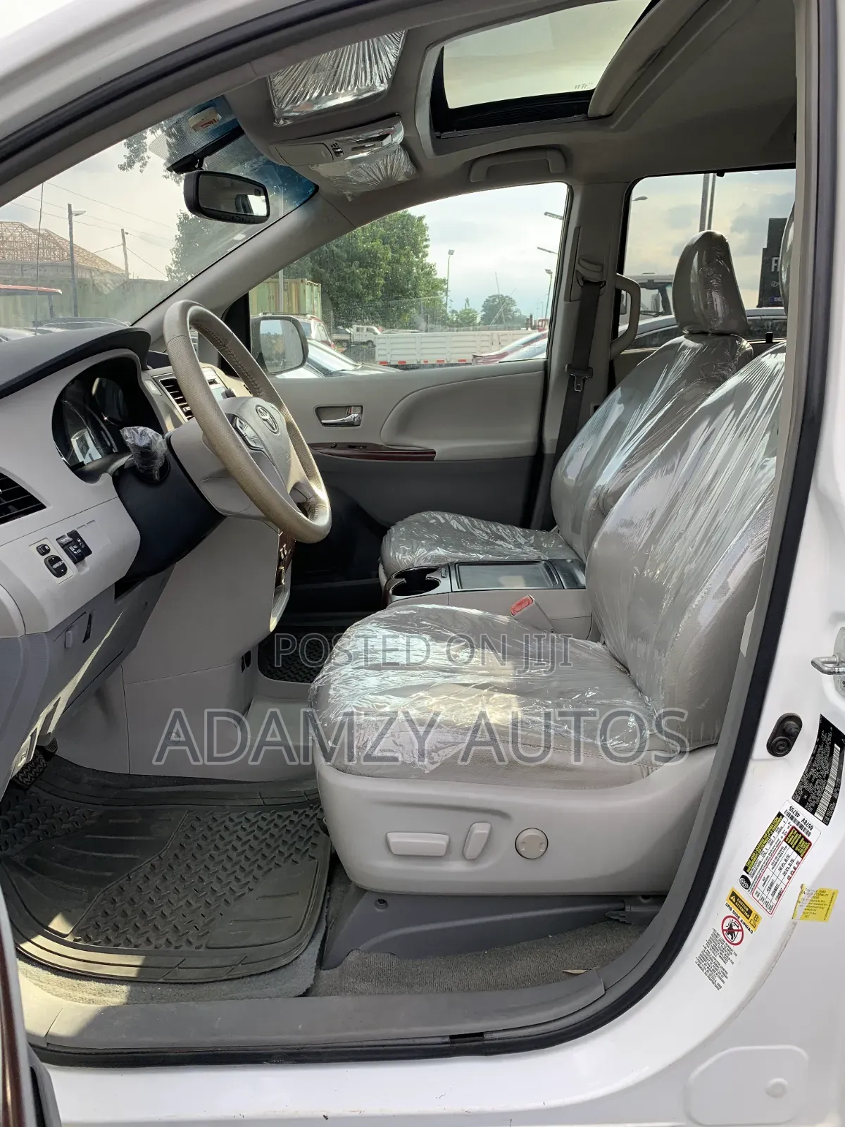 Toyota Sienna 2012 White