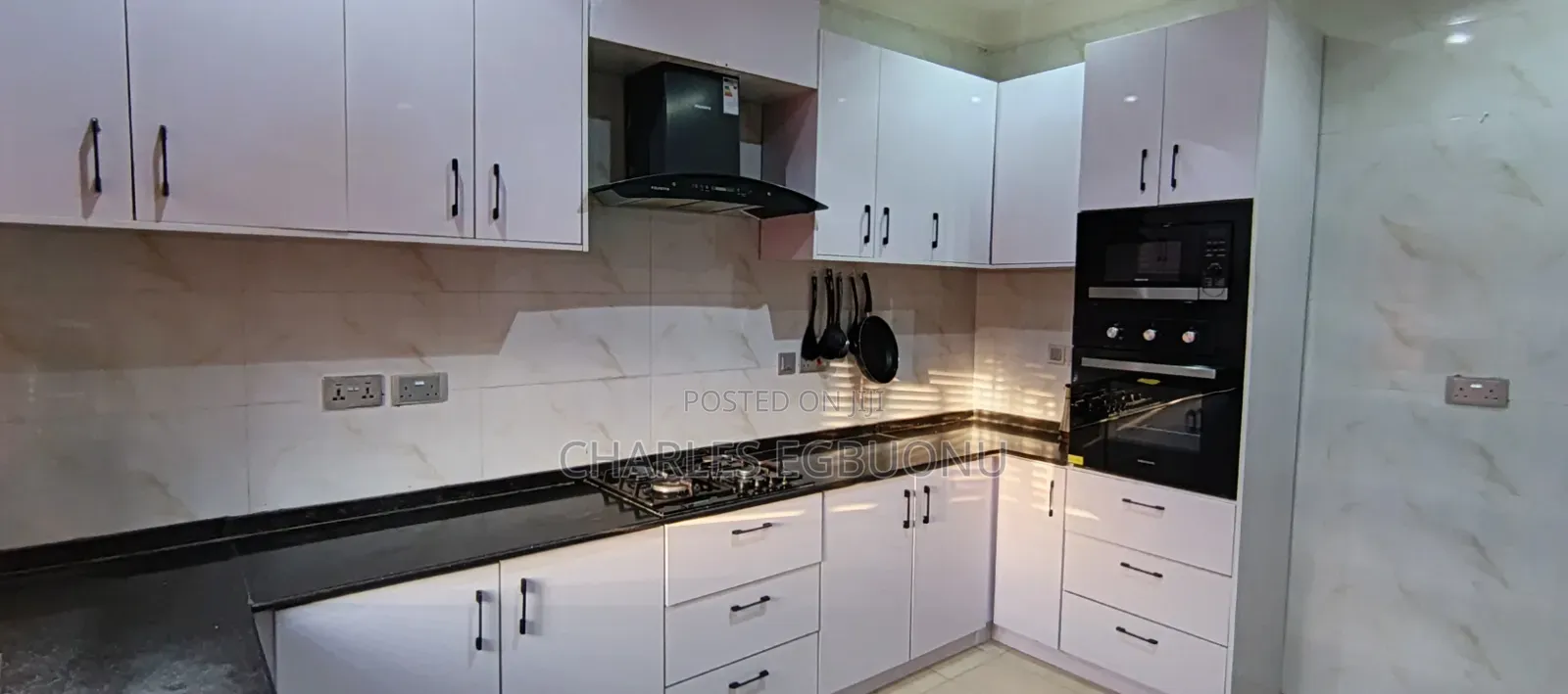 Luxury 3bed Apt in Apo | Metro City Est | 24/7 Light, Wi-Fi en-Suite