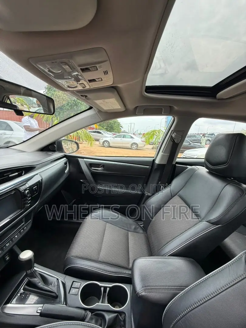 Toyota Corolla SE 4dr Sedan (1.8L 4cyl CVT) 2017 Silver