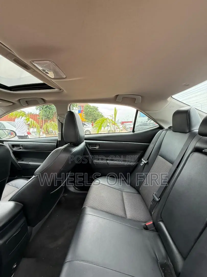 Toyota Corolla SE 4dr Sedan (1.8L 4cyl CVT) 2017 Silver