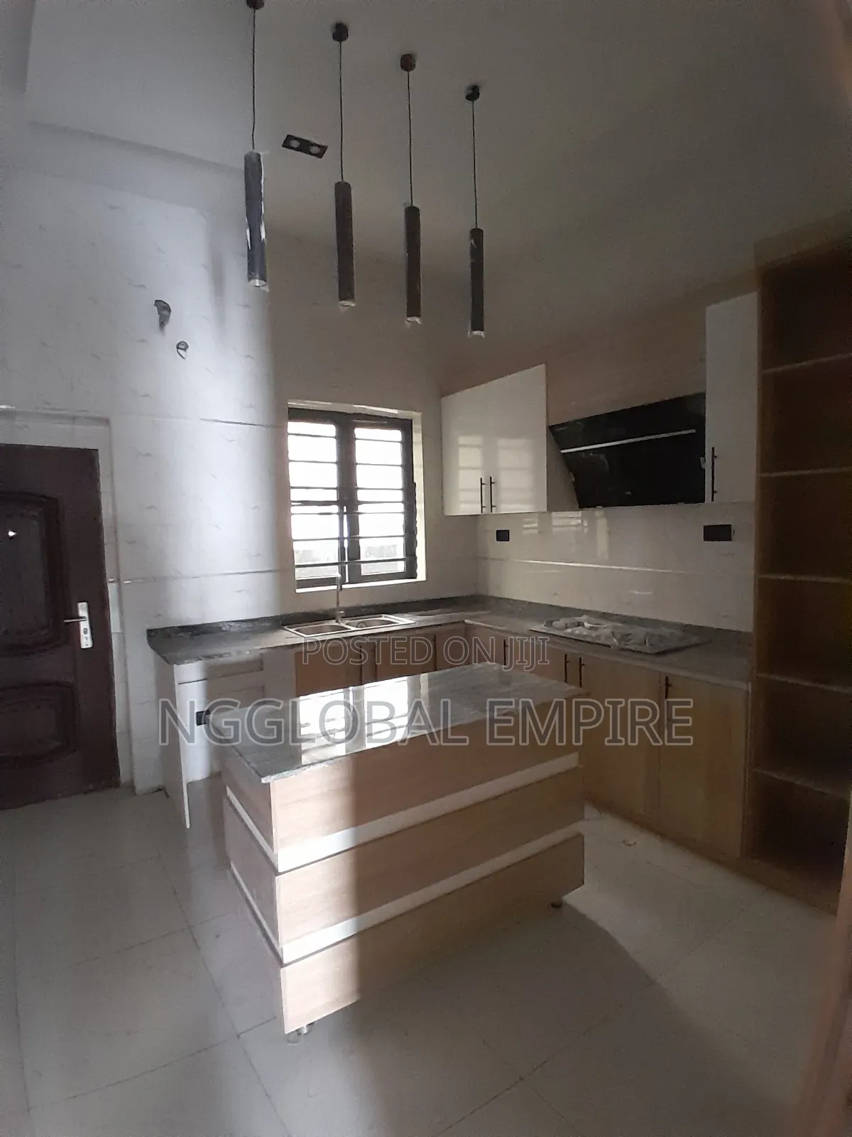 4bdrm Duplex in Royal Pine Estate, Chevron for rent