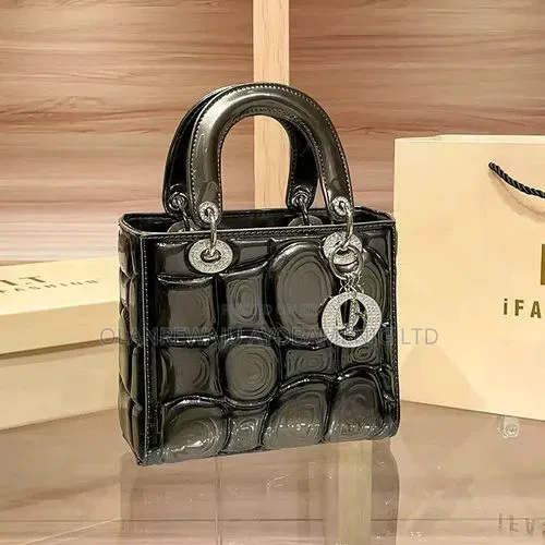 Everything Ladies-Everything Classic Handbags/Purse