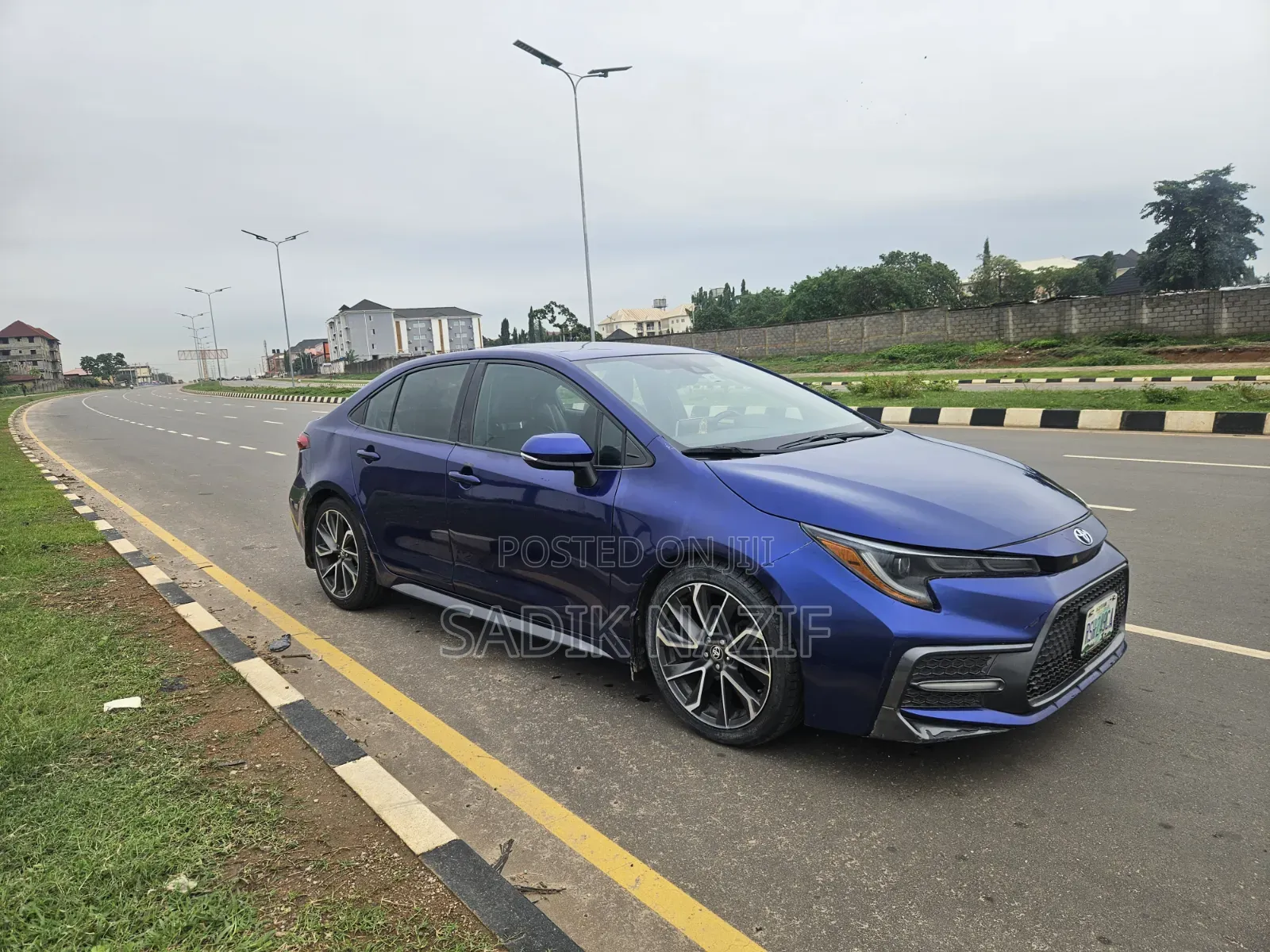 Toyota Corolla XSE 2020 Blue
