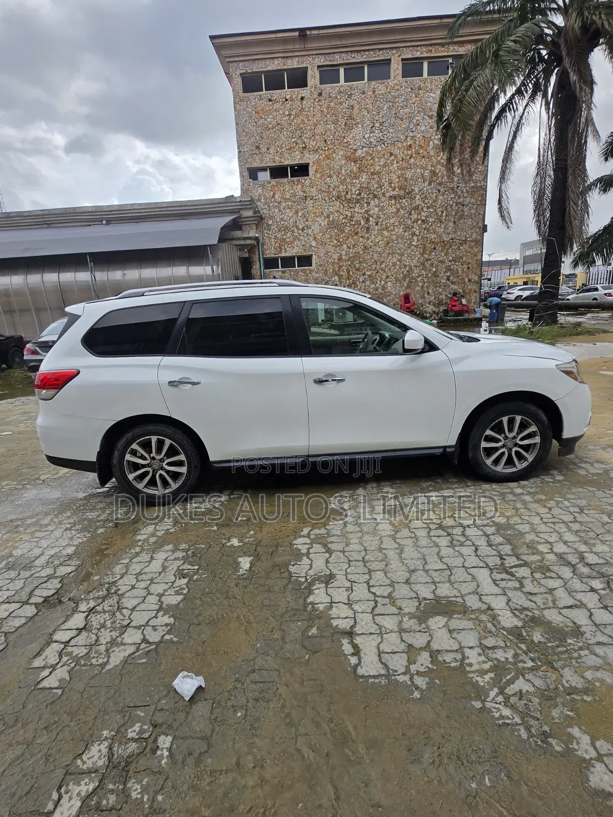 Nissan Pathfinder 2015 White