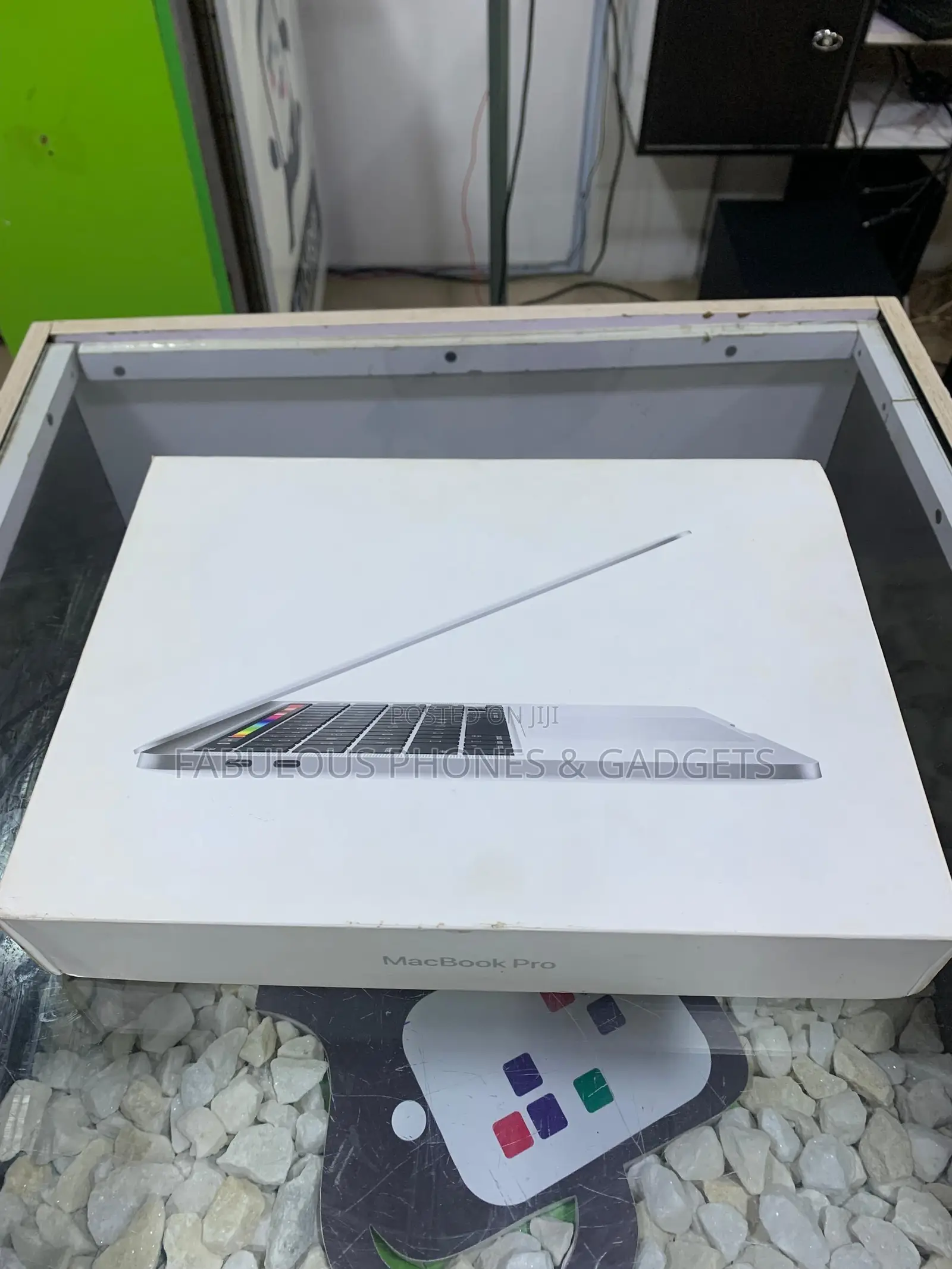 Laptop Apple MacBook Pro 2019 16GB Intel Core i7 SSD 256GB