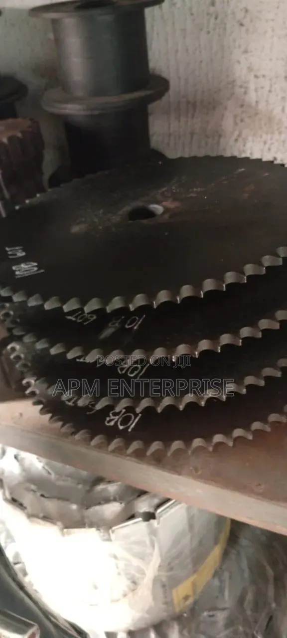Roller Chain Man-Steel Sprocket for 1" 16teeth.