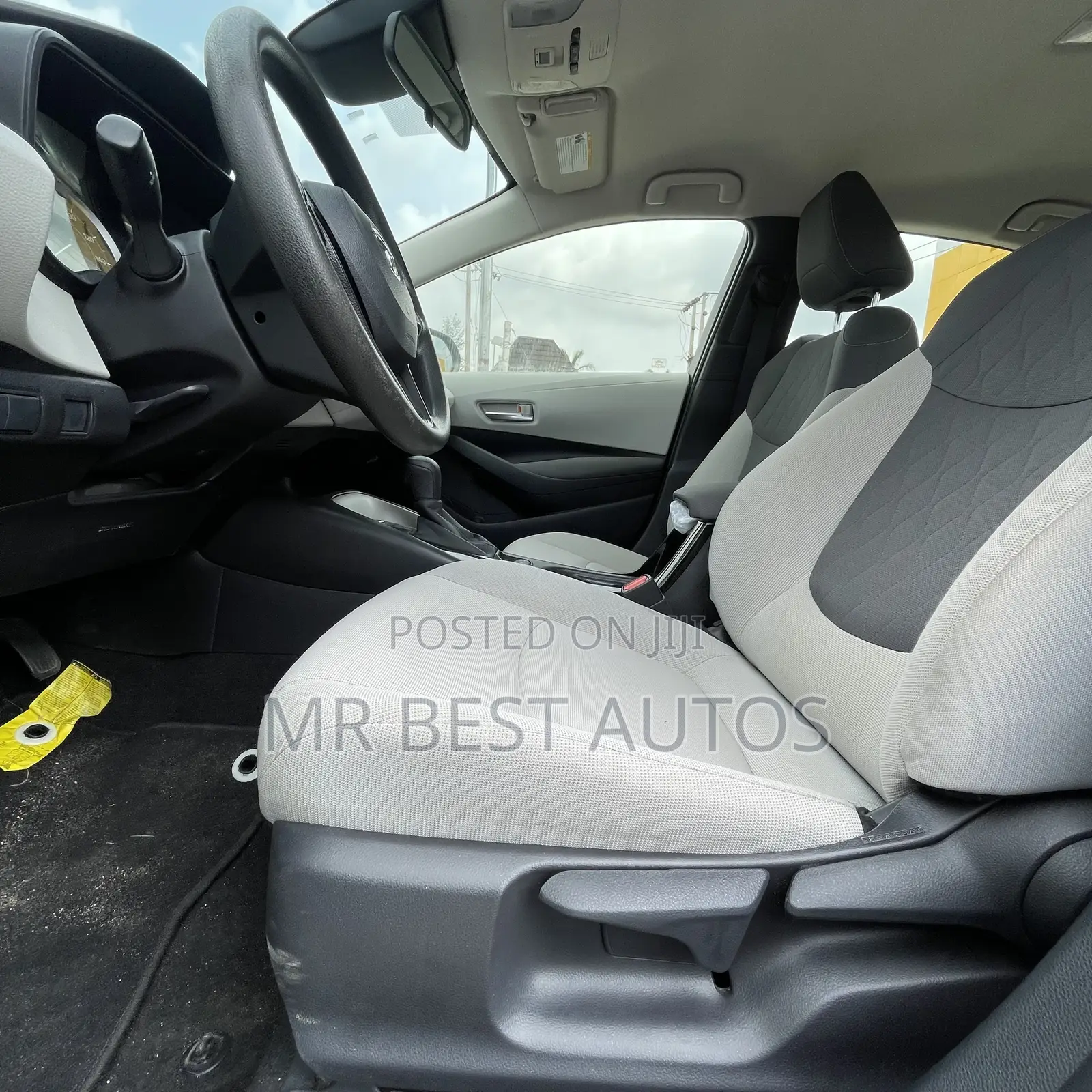 Toyota Corolla LE 2020 White