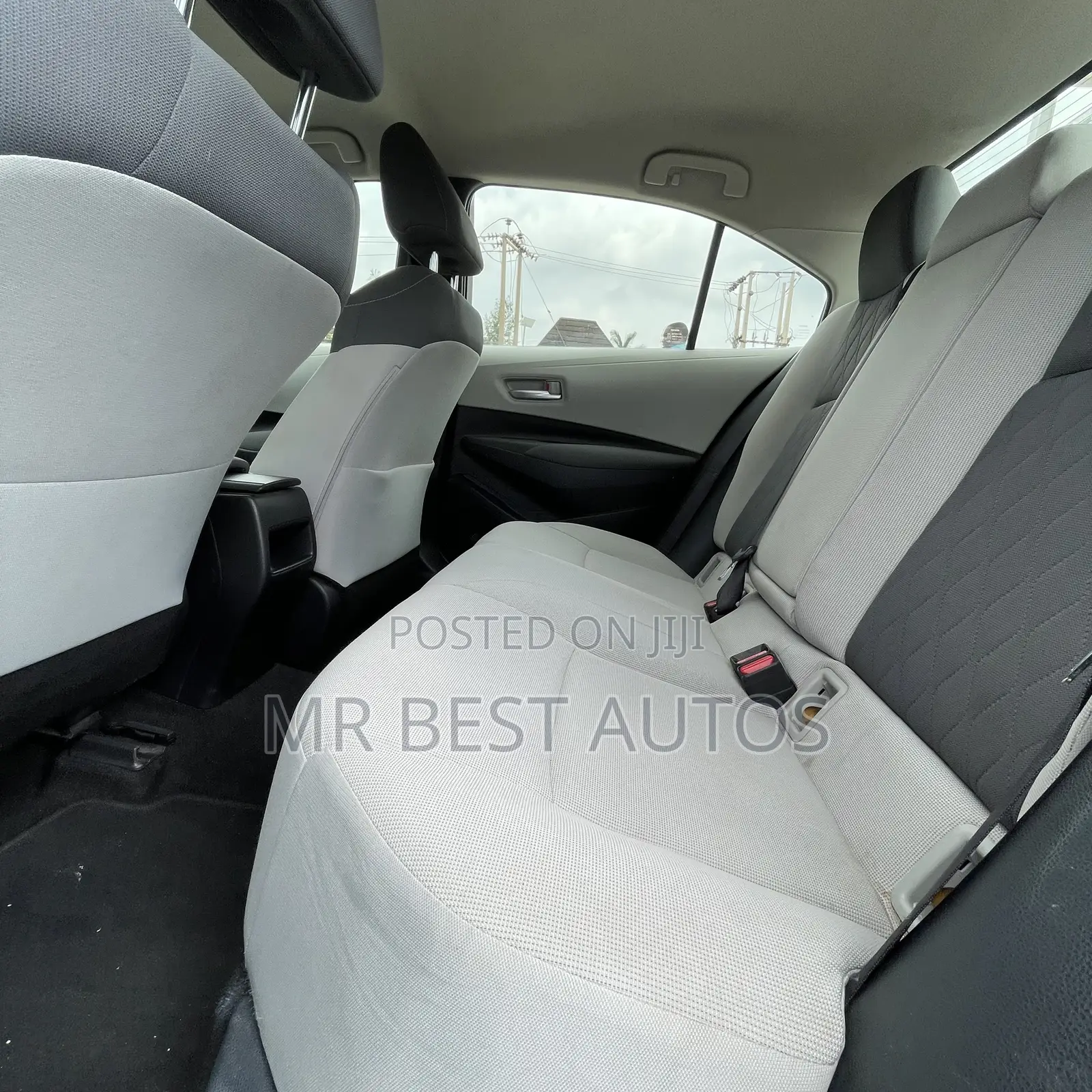 Toyota Corolla LE 2020 White