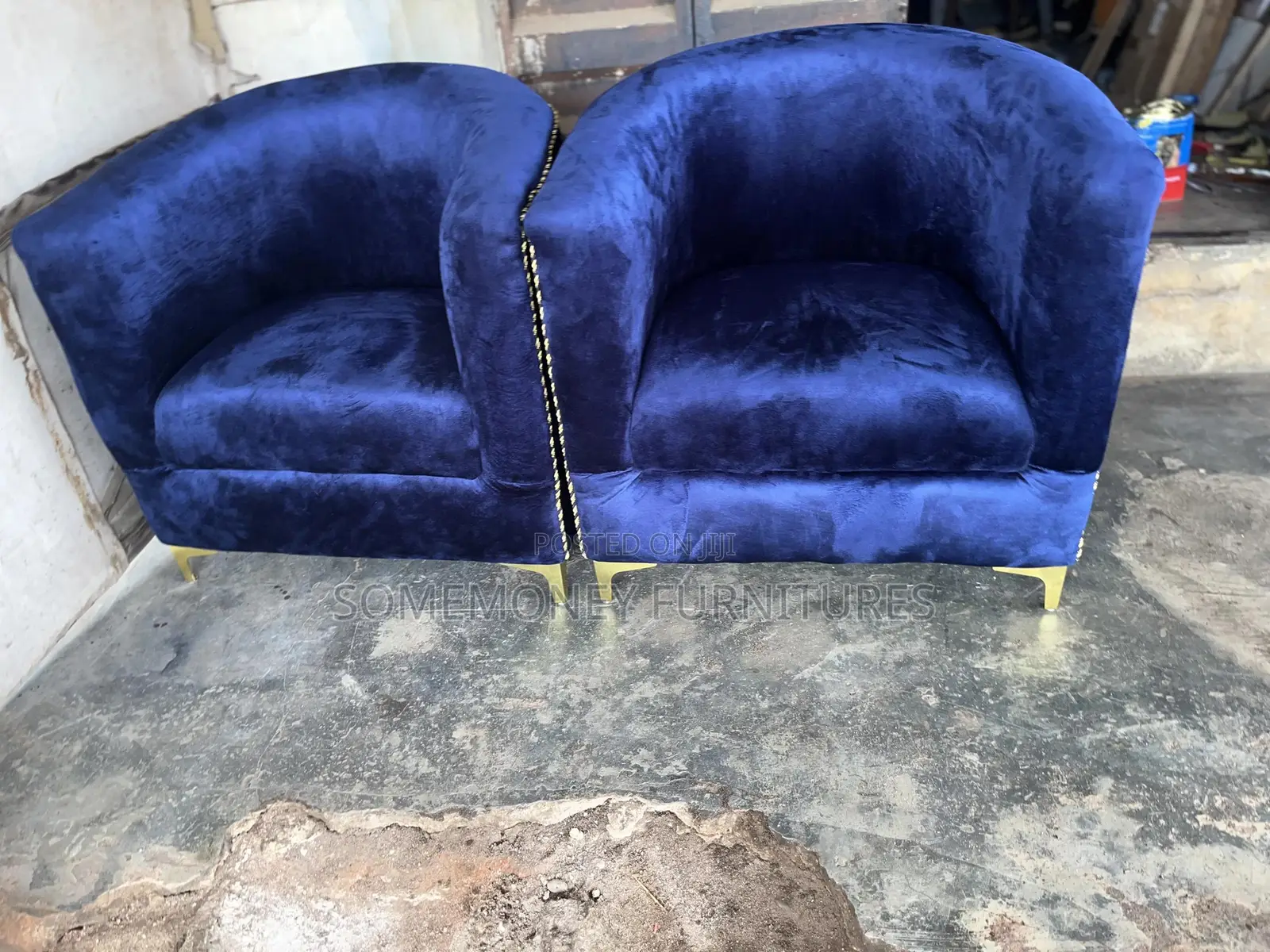 Single Round Sofas